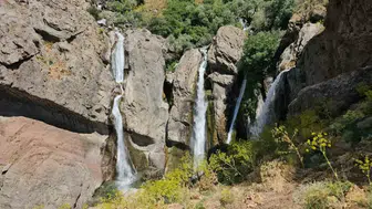 Hakkari’nin saklı doğa harikası Marînüs Şelalesi ziyaretçilerini bekliyor