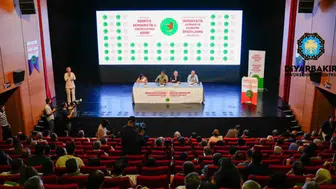 Diyarbakır'da ekonomi çalıştayı başladı: Yerel kalkınma ve yoksulluk masaya yatırıldı