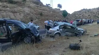 Midyat yolunda iki aracın çarpıştığı kazada minik Yakup yaşamını yitirdi
