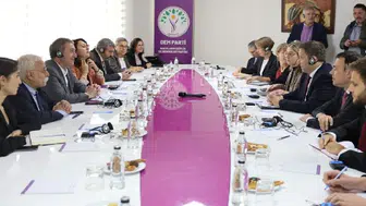 DEM Parti MYK'si toplandı: Gündemde Öcalan ve çerçeve yasa var