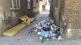 Bağlar'da çevre kirliliği tepkisi: Mahalle sakinleri çözüm bekliyor