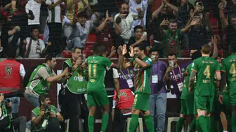 Amedspor'dan Süper Lig'e rüya gibi başlangıç: Dadaşları sahadan sildi, zirveye yerleşti