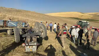 Muş Malazgirt yolunda devrilen traktörün sürücüsü yaşamını yitirdi