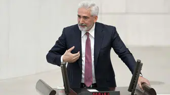 Kürtçe tabelaların kaldırılmasını isteyenlere Ensarioğlu’ndan sert yanıt
