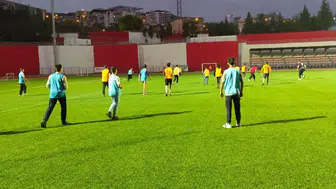 Şırnaklı çocuklar futbol sahasında bir araya gelerek keyifli vakit geçirdi