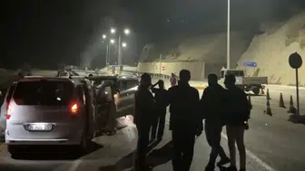 Yüksekova'da peş peşe iki kaza dokuz kişi hastanelik oldu