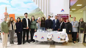 Ağrı İbrahim Çeçen Üniversitesi öğrencileri omaç helvası geleneğini yaşatıyor