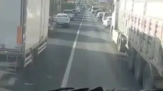 Mardin trafiğinde örnek davranış: Sürücüler itfaiyeye yol açtı