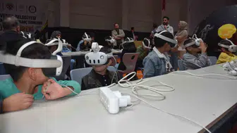 Siverekli çocuklar uzay ve sanal gerçeklik dünyasını keşfetti
