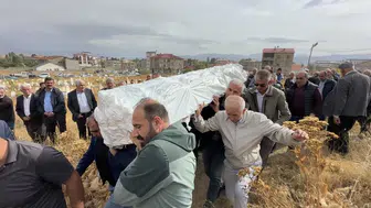 Umre dönüşü hayatını kaybeden Akif Kesici Yüksekova'da toprağa verildi