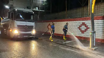 Diyarbakır'da kış hazırlığına hız verildi: Ekipler sokakları pırıl pırıl yaptı