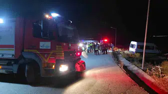 Van'da tekstil işçilerini taşıyan iki servis minibüsü çarpıştı