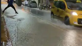 Elazığ sağanak yağışla birlikte zor anlar yaşadı