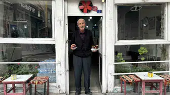 Van'da 45 yıllık kahveci Halit Arar geleneği yaşatıyor
