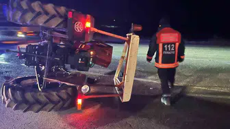 Elazığ Kovancılar yolunda traktör ve otomobil çarpıştı
