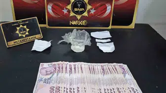 Siirt'te uyuşturucu satıcılarına yönelik operasyonda üç kişi tutuklandı