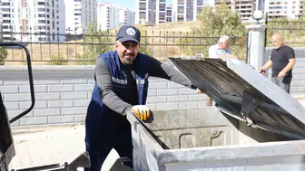 Elazığlı temizlik görevlisi bulduğu 600 bin liralık çantayı sahibine teslim etti