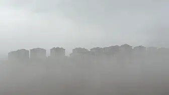 Yüksekova'da yoğun sis ulaşımı zorlaştırıyor