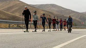 Yüksekova'da sporcular antrenman pisti olmadığı için trafiğin aktığı yollarda çalışıyor