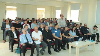Çüngüş ilçesinde muhtarlar ve yöneticiler bir araya geldi