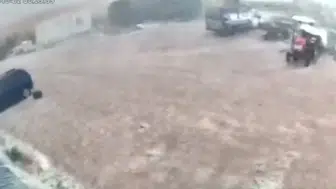 Bismil ilçesini vuran şiddetli fırtına ve sel anı kamerada