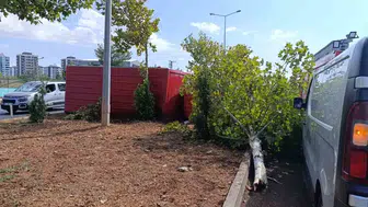 Diyarbakır'da zincirleme kaza sonrası sıkışan sürücüyü itfaiye kurtardı