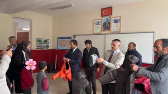 Patnoslu öğrencilere kışlık giyim desteği sağlandı