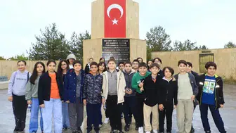 Vanlı öğrenciler şehrin tarihi noktalarını yerinde keşfediyor