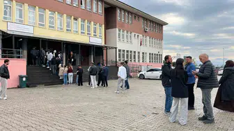 Bingöl’de binlerce aday kamu personeli olmak için ter döktü