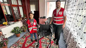 Muradiye'de Kızılay eliyle gelen büyük mutluluk