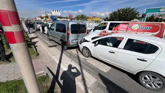 Elazığ Bingöl karayolunda dört aracın karıştığı zincirleme kaza yaşandı
