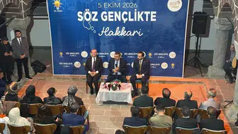 Milli Eğitim Bakanı Yusuf Tekin Hakkari'de gençlerle bir araya geldi
