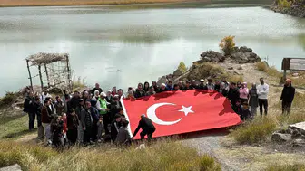 Bitlis Maarif Ailesi Nemrut Kalderası'nda doğa yürüyüşünde bir araya geldi