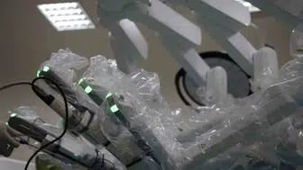Muş'ta bin 400 kilometre uzaktan robotik rahim ameliyatı yapıldı