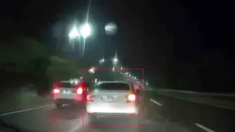 Elazığ Güney Çevre Yolu'nda tehlikeli sürüş kameraya yansıdı
