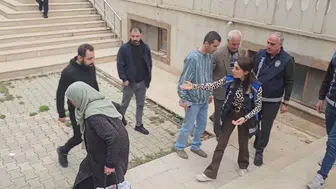 Elazığ'da zabıtayı görünce bel ağrısından eser kalmadı: Kaçmaya başladı