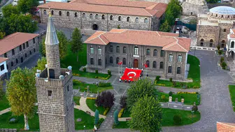 Diyarbakır İçkale'de dev Türk bayrağıyla Cumhuriyet kutlaması