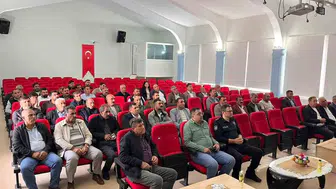 Dicle Kaymakamı Mustafa Atış muhtarlarla bir araya gelerek sorunları dinledi