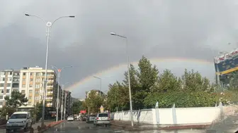 Siirt semalarında yağmur sonrası beliren renkli görüntü herkesi büyüledi