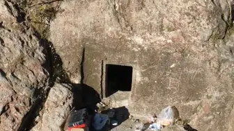 Van Gürpınar'da tarihi kaya mezarına patlayıcıyla saldıran 5 kişi yakalandı