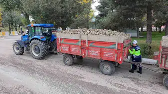 Muş Şeker Fabrikası çevresinde tarım araçlarına yönelik kapsamlı trafik denetimi yapıldı