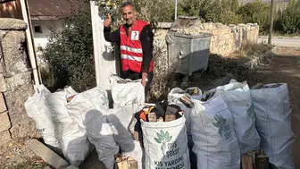 Kızılay Muradiye şubesi yaşlıların ısınma ihtiyacını karşılamak için harekete geçti