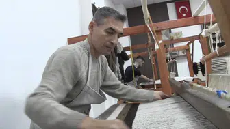 Siirt battaniyesi geleneği baba ve oğulun ellerinde yeniden hayat buluyor