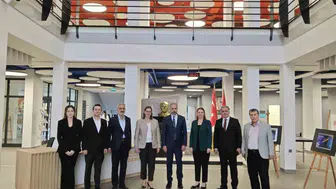 Rektör Şevli Bitlis'teki Özel Eren Fen ve Teknoloji Lisesini ziyaret etti