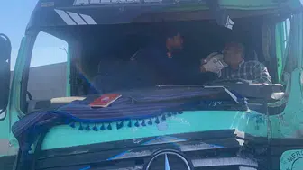 Batman Otogar Kavşağı'nda kamyon ve tır çarpıştı