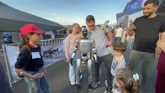 Şanlıurfa TEKNOFEST alanında insansı robot Canikman büyük ilgi topladı