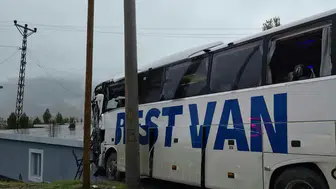 Şırnak Uludere'de yolcu otobüsü ile TIR çarpıştı: 1 ölü, 14 yaralı