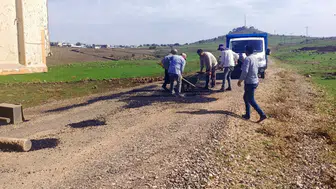 Çermik halkı bozuk yollarını kendi imkanlarıyla onardı