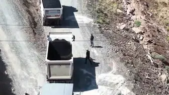 Hakkari Yüksekova'da köy yolları asfaltla yenilendi