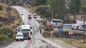 Şırnak Uludere yolunda otobüs ve tır çarpıştı 15 kişi yaralandı